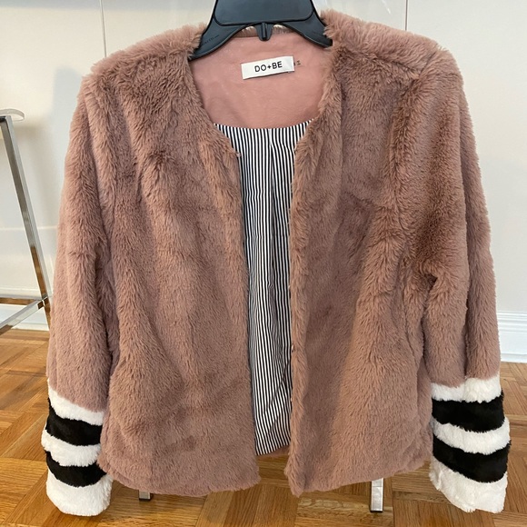 Faux Fur Jacket - Picture 1 of 2